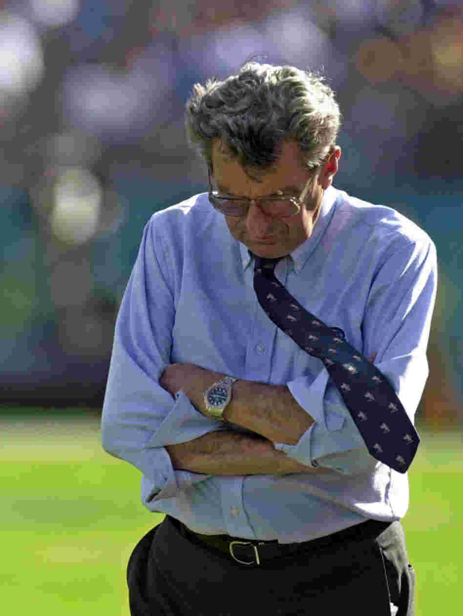  Penn State head football coach Joe Paterno's support among the school's board of trustees is fragile amid a child sex-abuse scandal involving a former assistant and one-time heir apparent. 