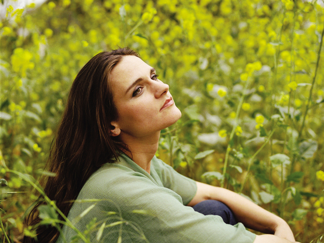 Singing "Wild Card in the Hole," Madeleine Peyroux would have been perfectly at home when the song was written in 1949.