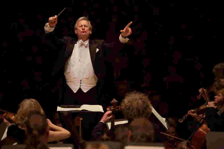 Sir John Eliot Gardiner conducts Orchestre Revolutionnaire et Romantique performing Beethoven's Egmont Overture, the opening piece at an all Beethoven concert at Carnegie Hall.