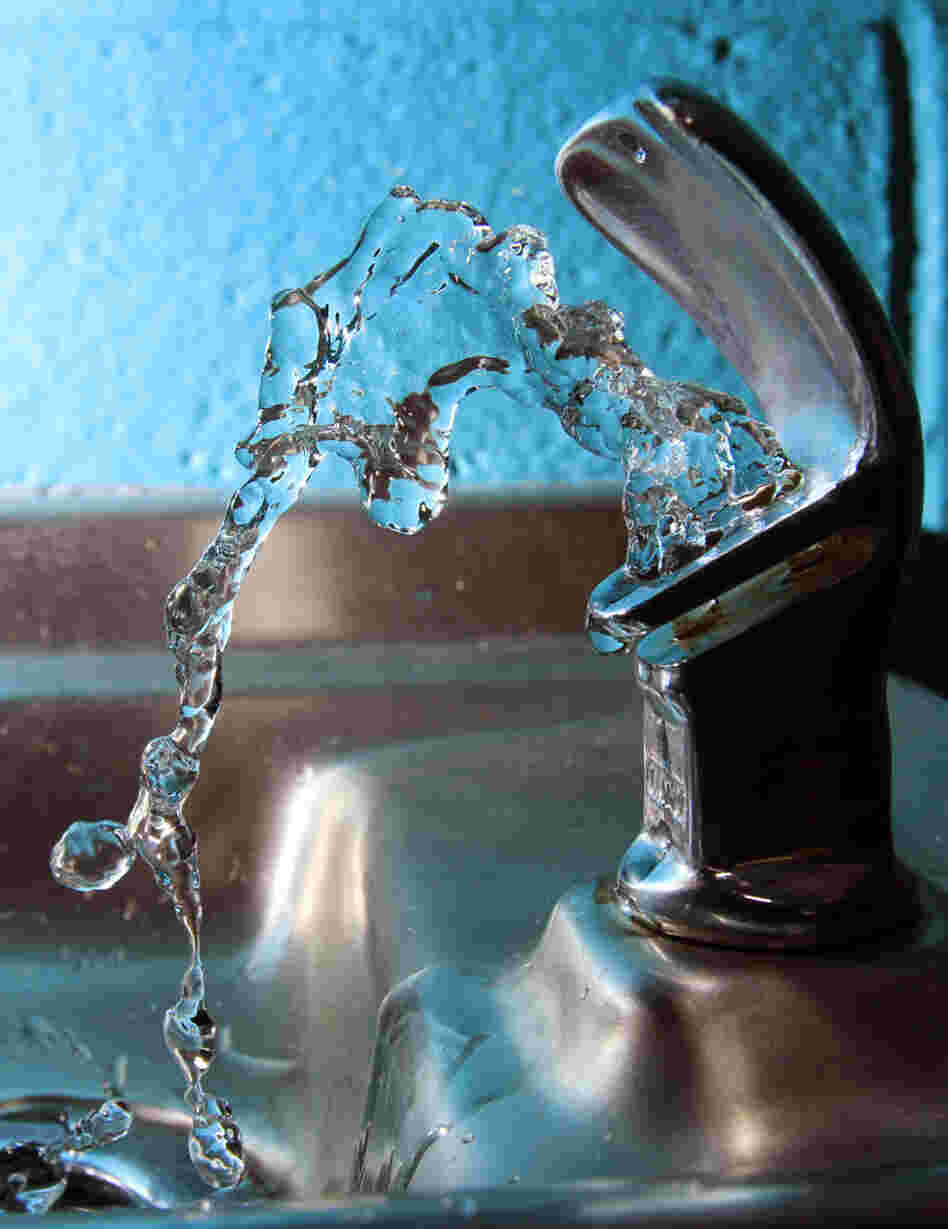 Public health officials say the evidence is solid that fluoridated drinking water helps protect teeth. Public health officials say the evidence is solid that fluoridated drinking water helps protect teeth.