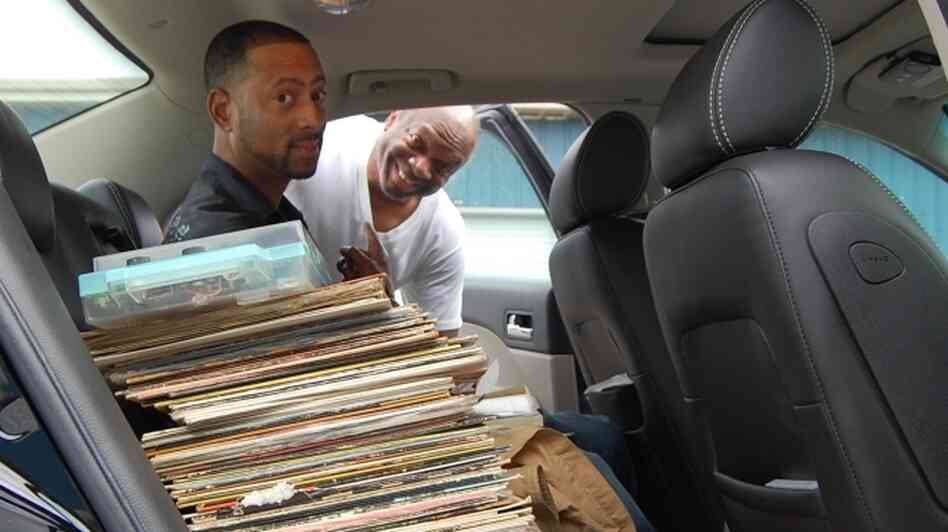 Madlib (left) and Stanton Davis loading up the car.