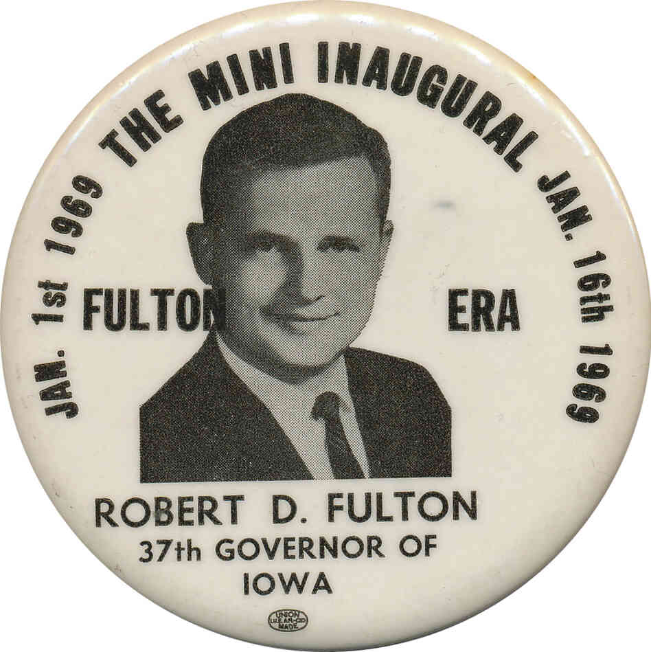 Fulton button Fulton button