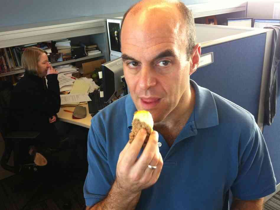 Peter eats the cupcake. 