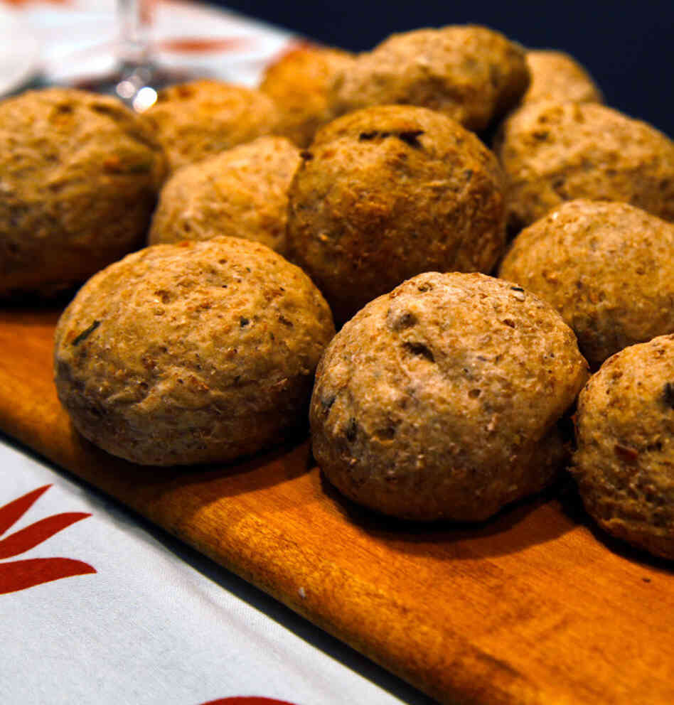 Multigrain dinner rolls