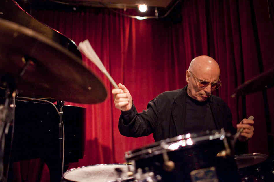 Paul Motian, performing with pianist Dan Tepfer, at the Cornelia Street Cafe in Manhattan. Paul Motian, performing with pianist Dan Tepfer, at the Cornelia Street Cafe in Manhattan.