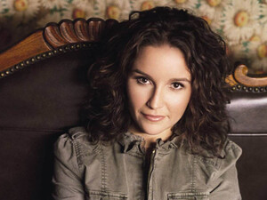 Ashton Shepherd's new album is titled Where Country Grows. Ashton Shepherd's new album is titled Where Country Grows.