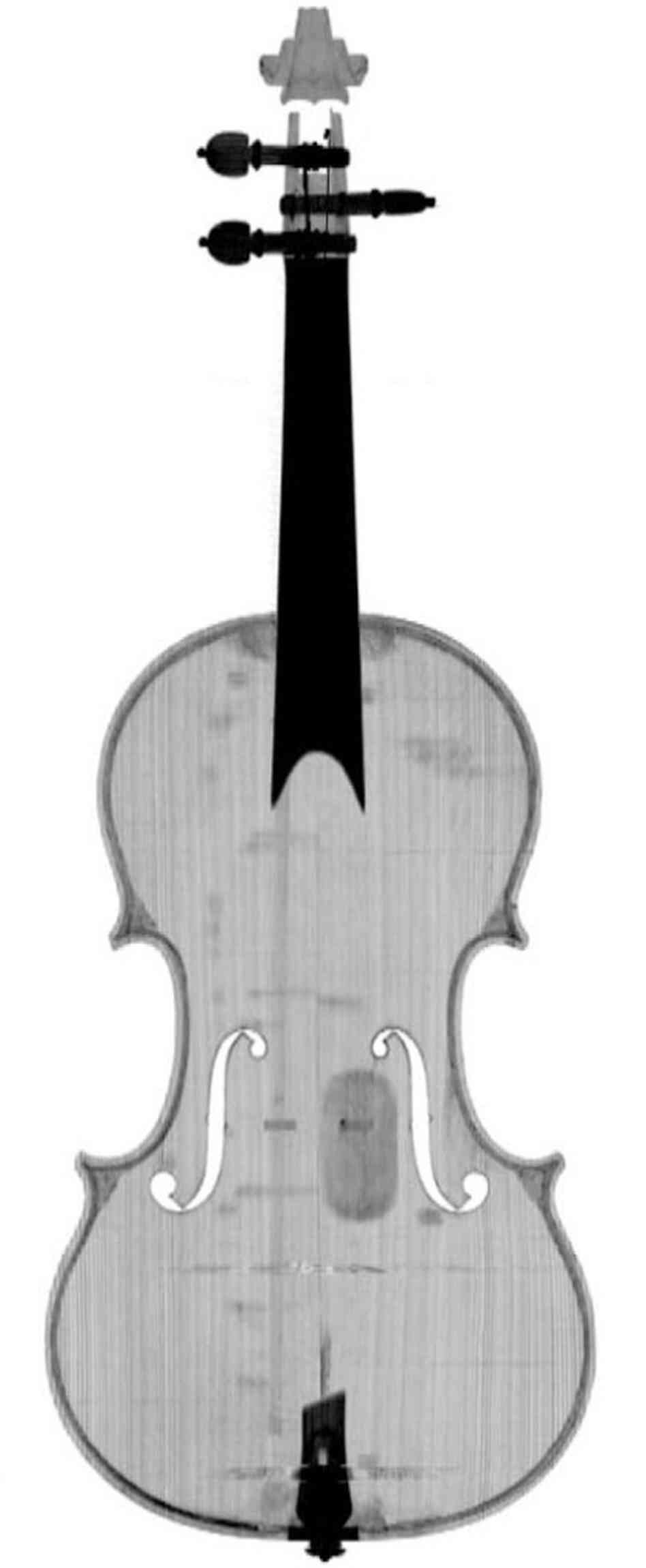 CT scan of the front of the original Stradivari Betts violin. CT scan of the front of the original Stradivari Betts violin.