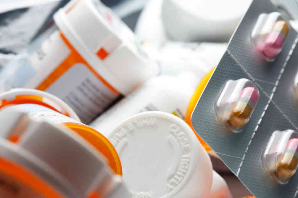 Foster care children are much more likely to be prescribed psychotropic drugs, a federal report finds. Foster care children are much more likely to be prescribed psychotropic drugs, a federal report finds.
