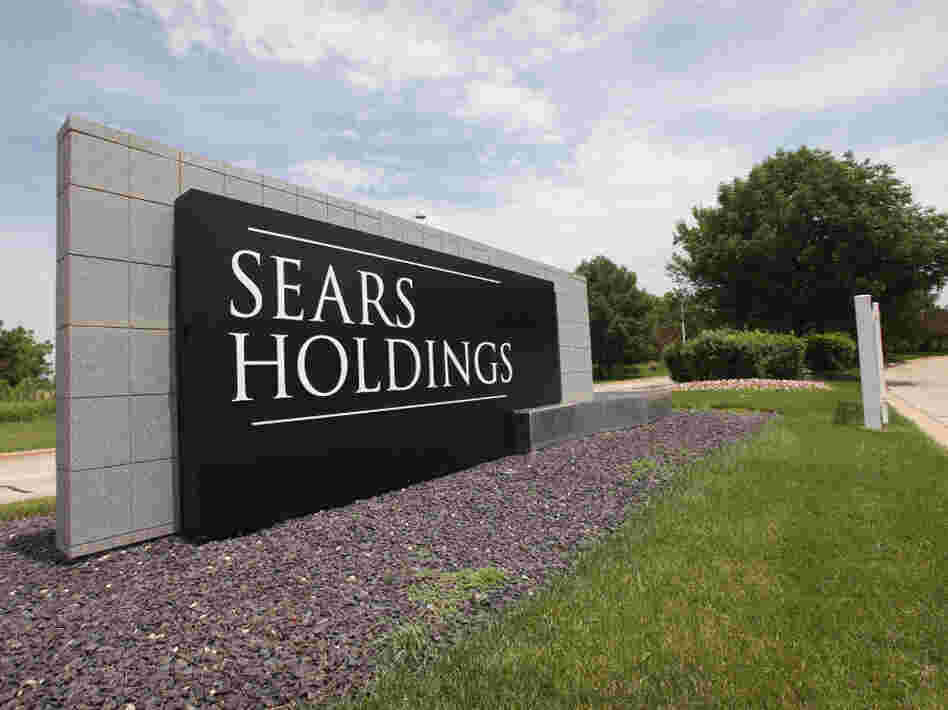 Sears Holding Corp., parent company to Sears and Kmart, is considering a move from its corporate headquarters after a tax incentive package failed to pass the state House of Representatives. More than 6,000 employees work at the Hoffman Estates, Ill., campus. 
