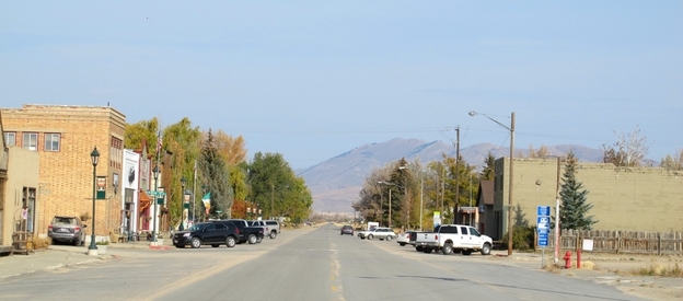 Fairfield, Idaho, is struggling. Once poised for expansion, the town has high unemployment and a shrinking population. Fairfield, Idaho, is struggling. Once poised for expansion, the town has high unemployment and a shrinking population.