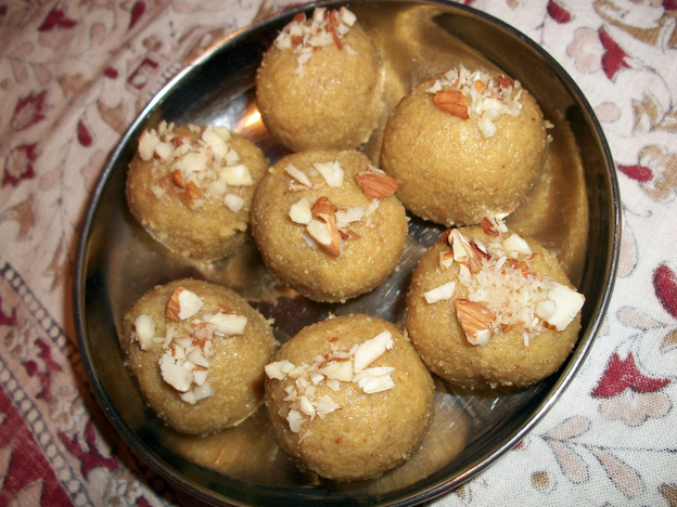 Besan laddu