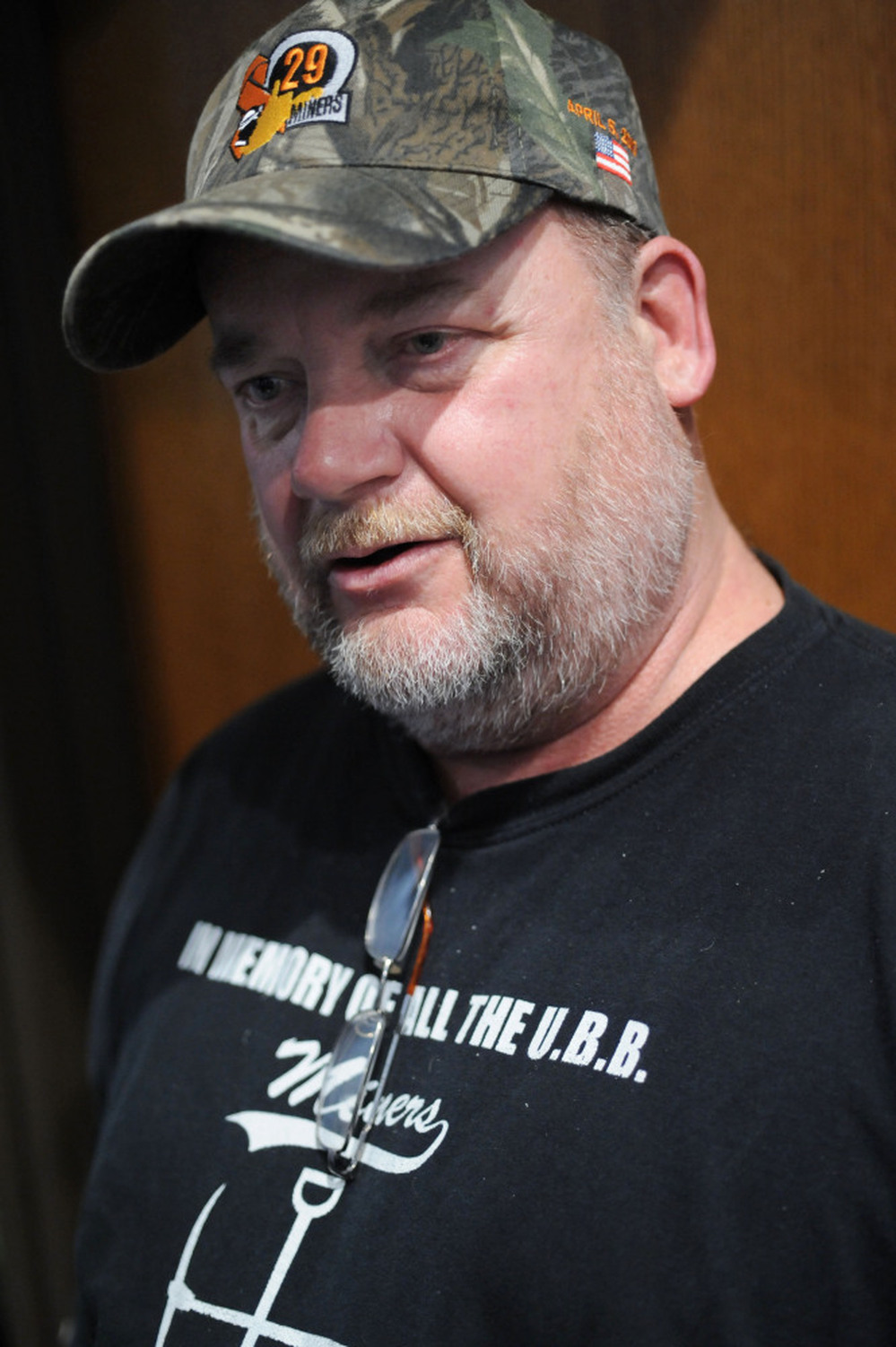  Gary Quarles, whose son died in the mine explosion, meets with officials from the federal Mine Safety and Health Administration on Tuesday. 