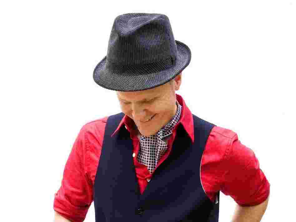 In "The Smile of Rachael Ray," David Mead crafts a melancholy Christmas song with an unlikely star.