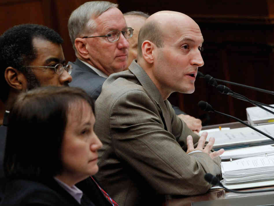 Nuclear Regulatory Commission Chairman Chairman Gregory Jaczko (center) speaks Wednesday during a meeting of the House Oversight and Government Reform Committee. His fellow commissioners, from bottom left: Kristine Svinicki, William Magwood IV and William Ostendorff.
