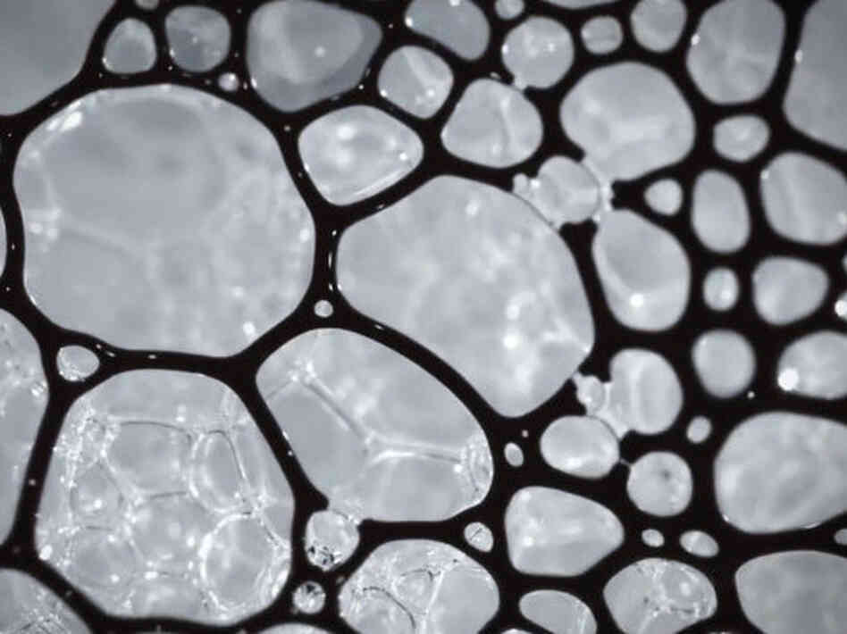 A screen grab from Kim Pimmel's video, Compress 02. A screen grab from Kim Pimmel's video, Compress 02.