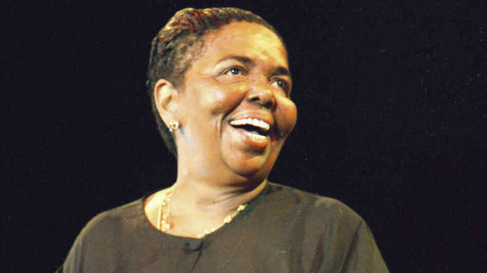 Cesária Évora performing in Amsterdam in 2000.