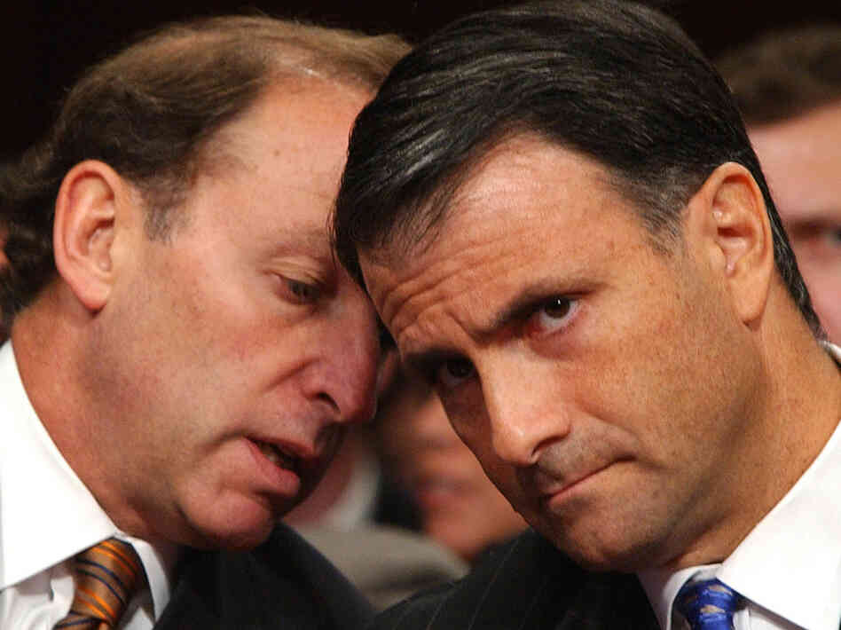 Jack Abramoff in 2004. He's the one on the right. Jack Abramoff in 2004. He's the one on the right.