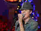 Justin Bieber will appear on A Home For The Holidays With Martina McBride, airing tonight on CBS.