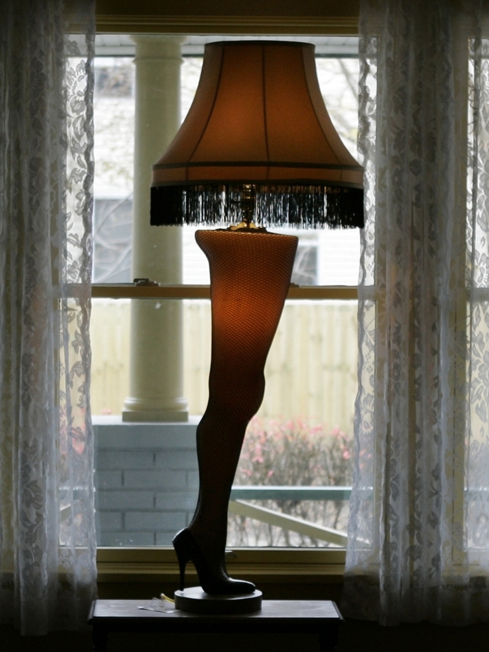 The lamp featured in A Christmas Story still stands in the Cleveland home used in the shooting of the classic holiday movie. 