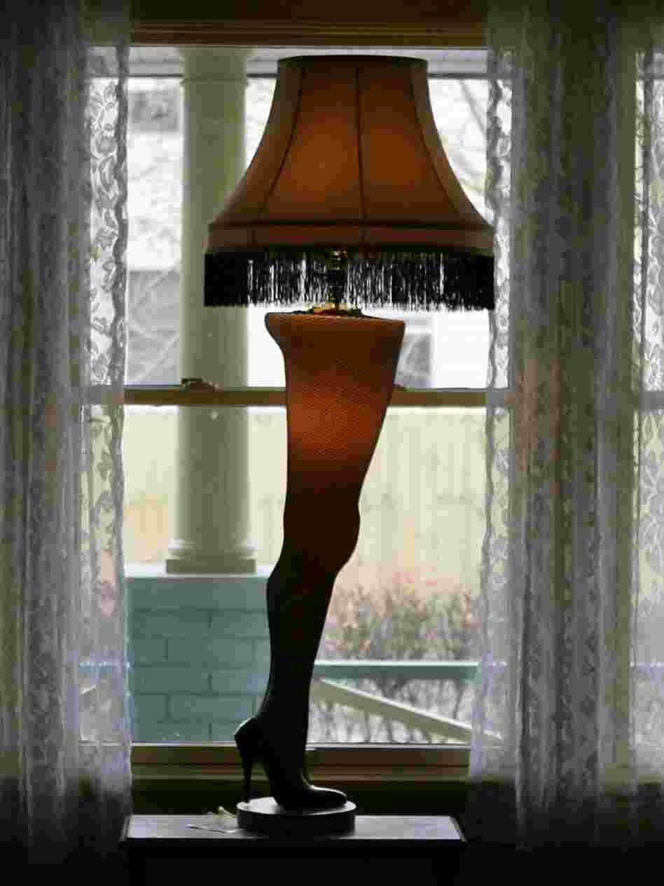 The lamp featured in A Christmas Story still stands in the Cleveland home used in the shooting of the classic holiday movie. 