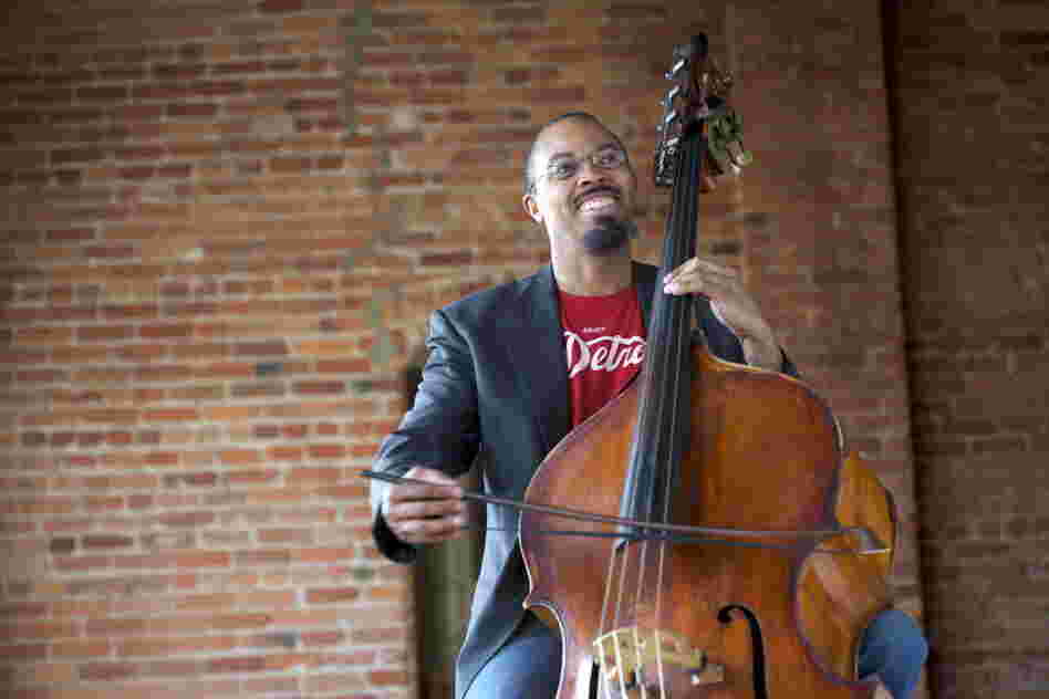 Detroit Symphony Orchestra bassist Rick Robinson also founded the chamber ensemble CutTime Players.
