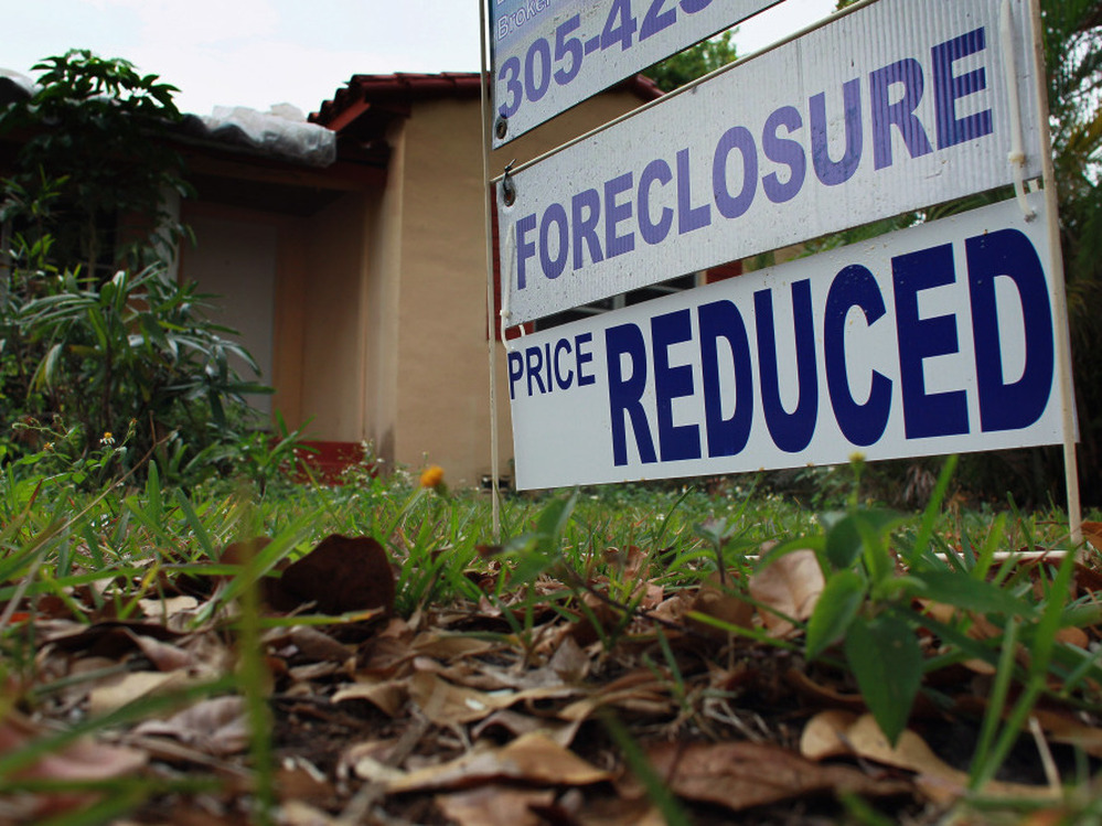 The housing market collapse has taken a toll on Florida families and may affect how they vote in the presidential election.
