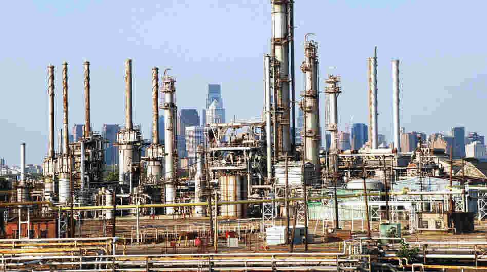Distillation towers, tanks and other equipment at Sunoco's sprawling refinery on the banks of the Schuylkill River on Aug. 3, 2009. Sunoco is selling off two refineries and, in September, announced it would get out of the refining business. Distillation towers, tanks and other equipment at Sunoco's sprawling refinery on the banks of the Schuylkill River on Aug. 3, 2009. Sunoco is selling off two refineries and, in September, announced it would get out of the refining business.
