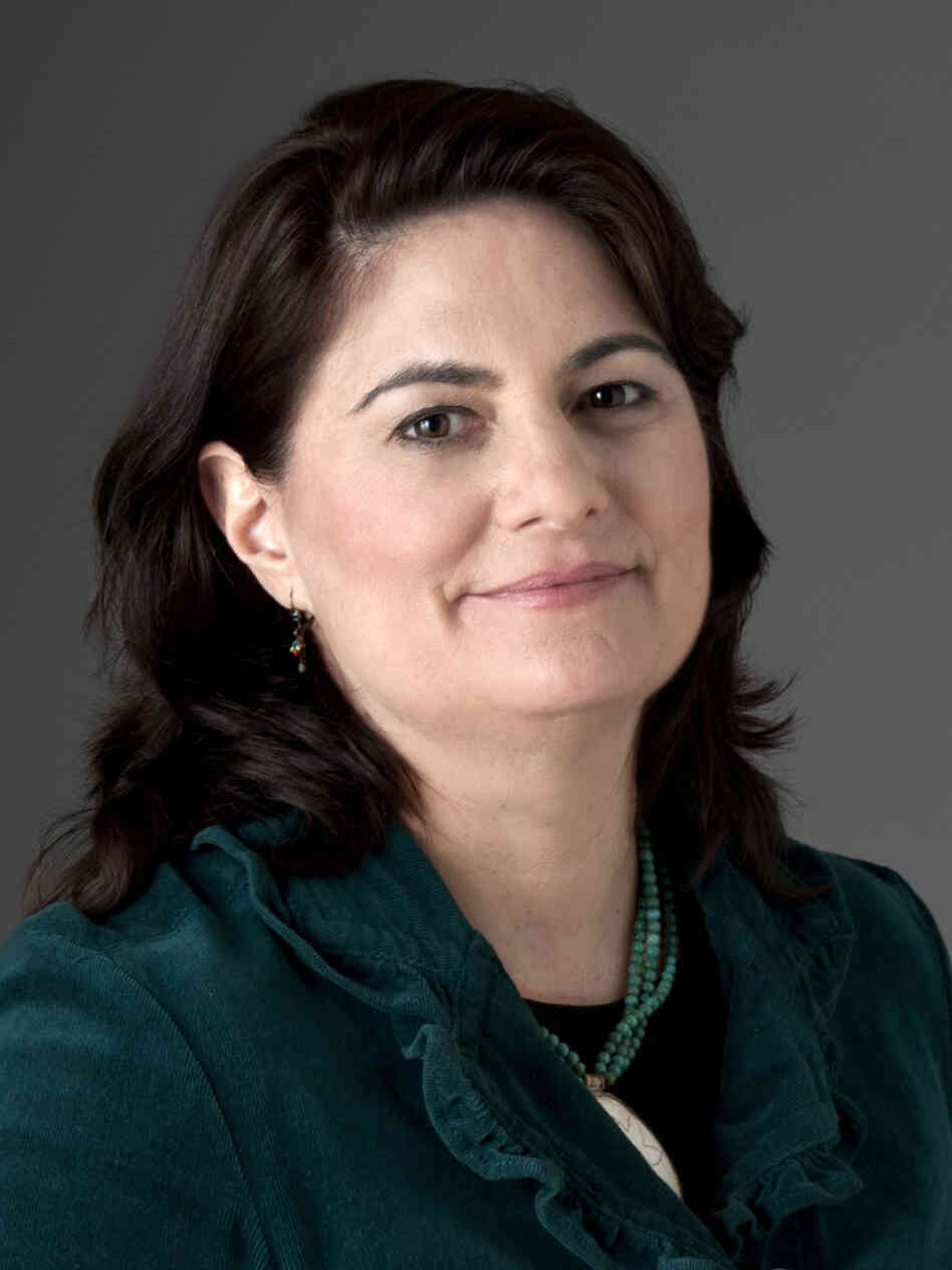 Carrie Kahn 2010