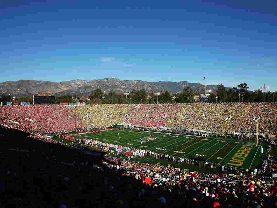 In the Rose Bowl Monday, Oregon defeated Wisconsin, 45-38. And later that night, No. 3 Oklahoma State beat No. 4 Stanford, 41-38. But despite those wins, neither team has a chance to win the BCS championship.