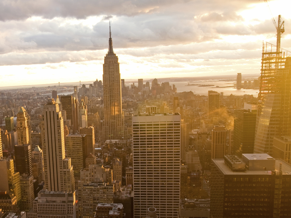 New York Diaries captures impressions of the city from Henry Hudson to the bloggers watching the events of Sept. 11.