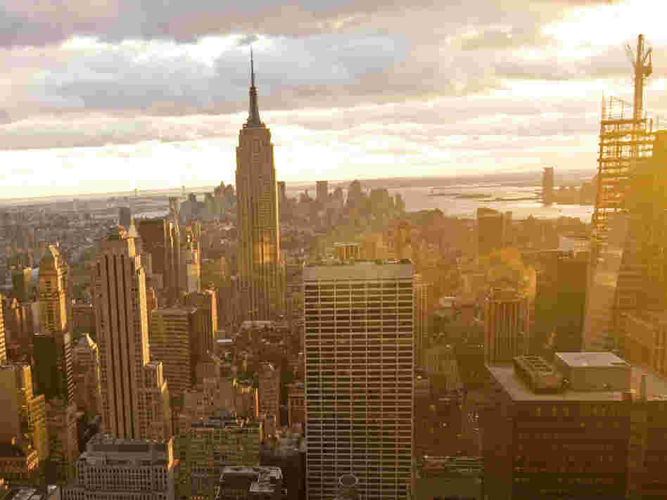 New York Diaries captures impressions of the city from Henry Hudson to the bloggers watching the events of Sept. 11.