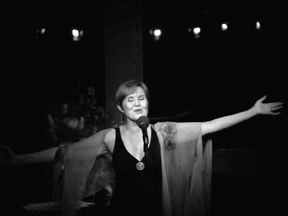 The pop-jazz singer Barbara Lea.