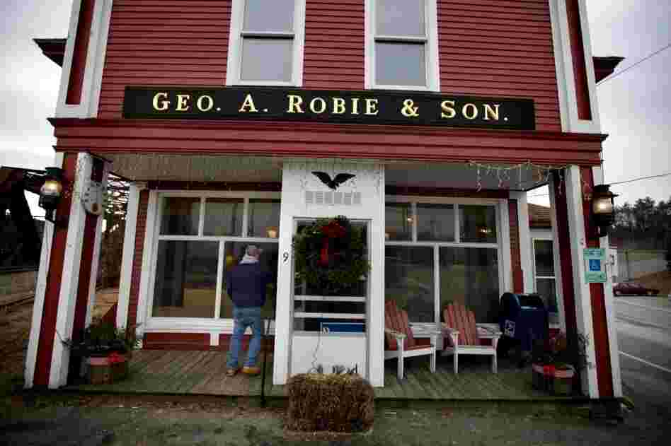 Robie's Country Store in Hooksett, N.H., is a regular campaign stop for presidential hopefuls.