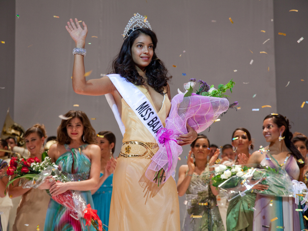Stephanie Sigman as Laura, a beauty queen drawn into a Mexican drug gang, in the film Miss Bala.