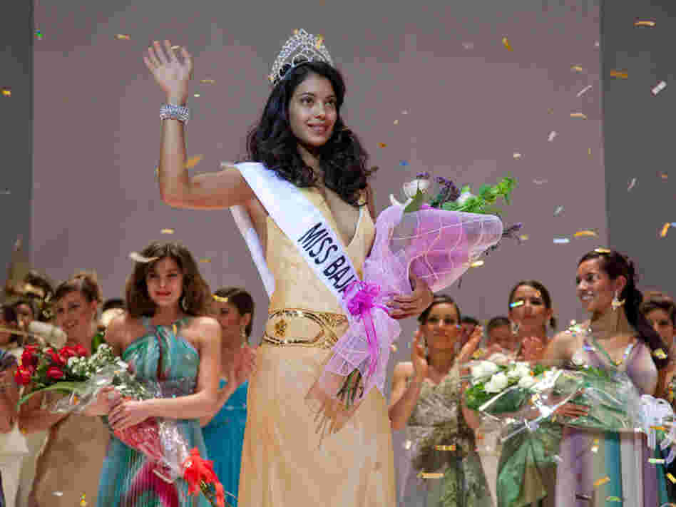 Stephanie Sigman as Laura, a beauty queen drawn into a Mexican drug gang, in the film Miss Bala.