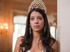 Stephanie Sigman plays Laura, a beauty queen drawn into the world of Mexican drug cartels, in the film Miss Bala. Stephanie Sigman plays Laura, a beauty queen drawn into the world of Mexican drug cartels, in the film Miss Bala.