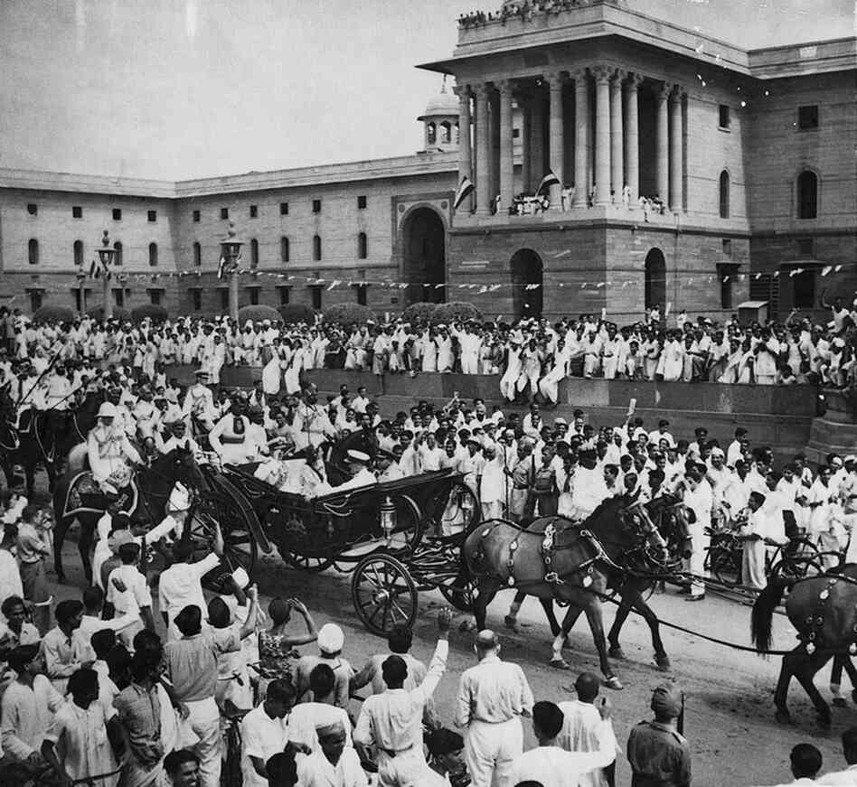Lord Mountbatten's ceremonial buggy ride, from Rashtrapati Bhawan to the Parliament House, after being sworn in as governor general in Delhi on Aug. 15, 1947. Mountbatten was the last viceroy of India and was charged with overseeing the transition of British India to independence.