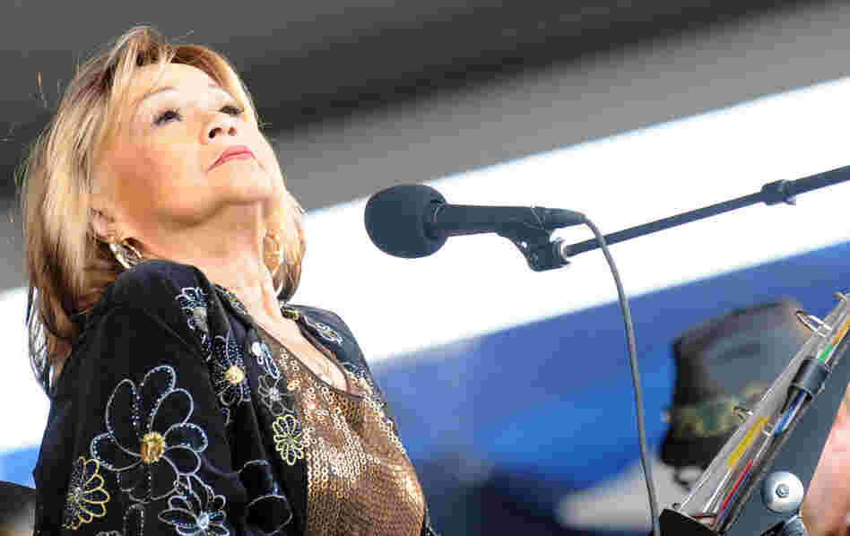 Etta James performs at the 2009 New Orleans Jazz & Heritage Festival at the Fair Grounds Race Course on April 26, 2009 in New Orleans, Louisiana.  