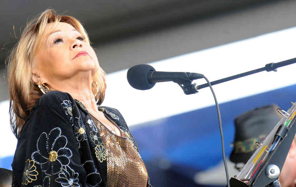 Etta James performs at the 2009 New Orleans Jazz & Heritage Festival at the Fair Grounds Race Course on April 26, 2009 in New Orleans, Louisiana.  