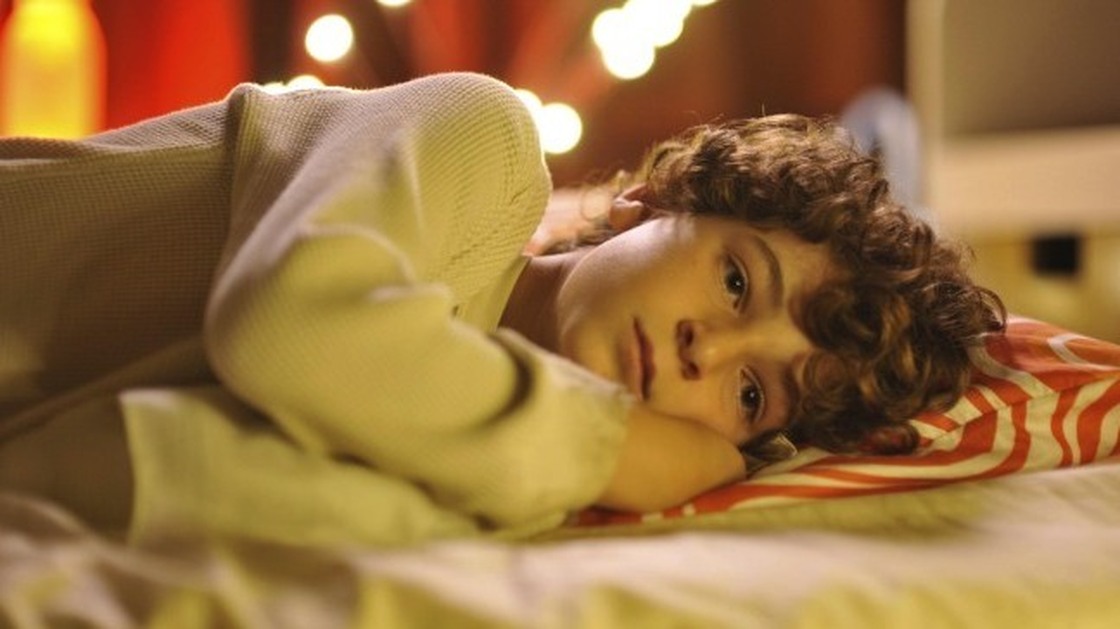 In the new Fox series Touch, David Mazouz plays Jake, an autistic boy who doesn't talk but can predict future events. Jake also narrates the series.