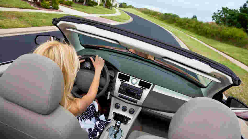 A new survey from LeaseTrader finds that women ask more thorough questions than men when buying cars.