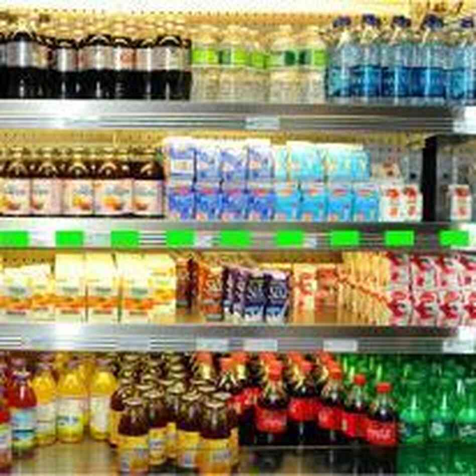 At Massachusetts General Hospital's cafeteria, moving water and diet beverages to eye level (above the dotted line) increased sales. At Massachusetts General Hospital's cafeteria, moving water and diet beverages to eye level (above the dotted line) increased sales.