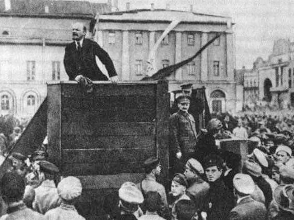 Original photo of Lenin in 1920 which includes Leon Trotsky, prior to Stalin ordering Trotsky be removed.