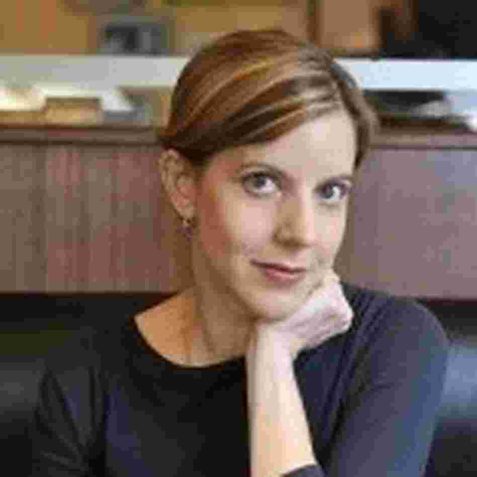 Pamela Druckerman is an American journalist who lives in Paris. Pamela Druckerman is an American journalist who lives in Paris.