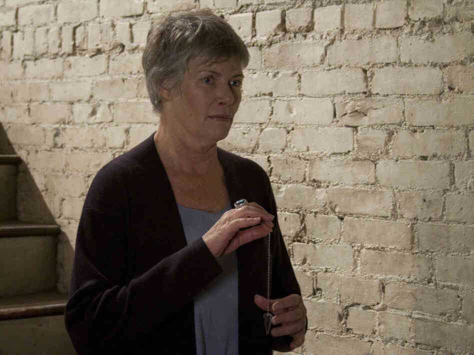 Kelly McGillis (Top Gun, Witness) plays a former TV star with an abrasive edge and an instinct for the supernatural.