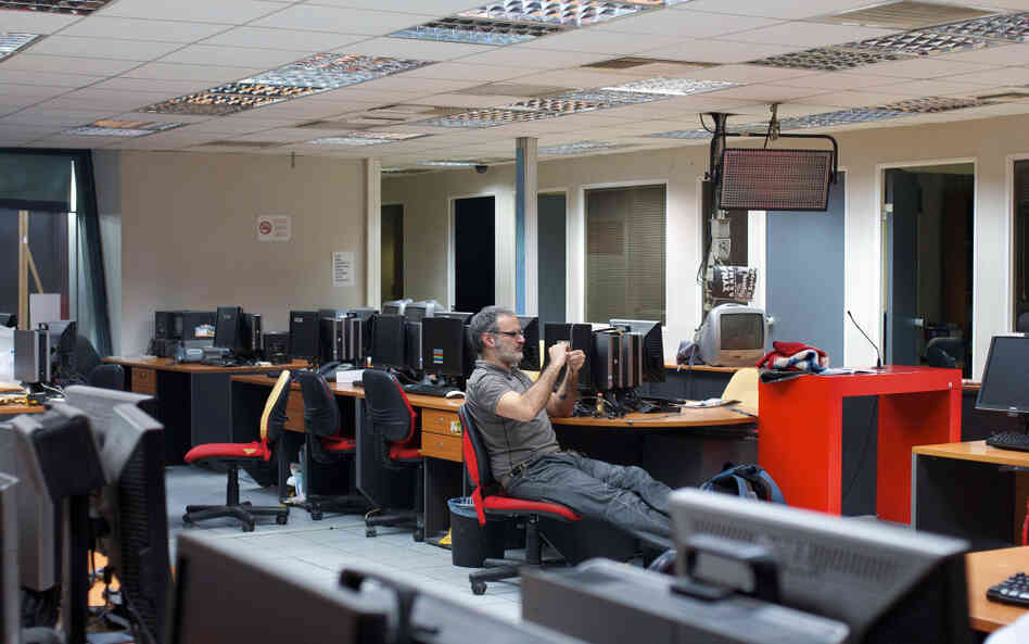 ALTER's newsroom no longer operates as part of the strike. Instead, the unpaid staff is broadcasting messages demanding their pay and accusing the company's owner of defrauding them. 