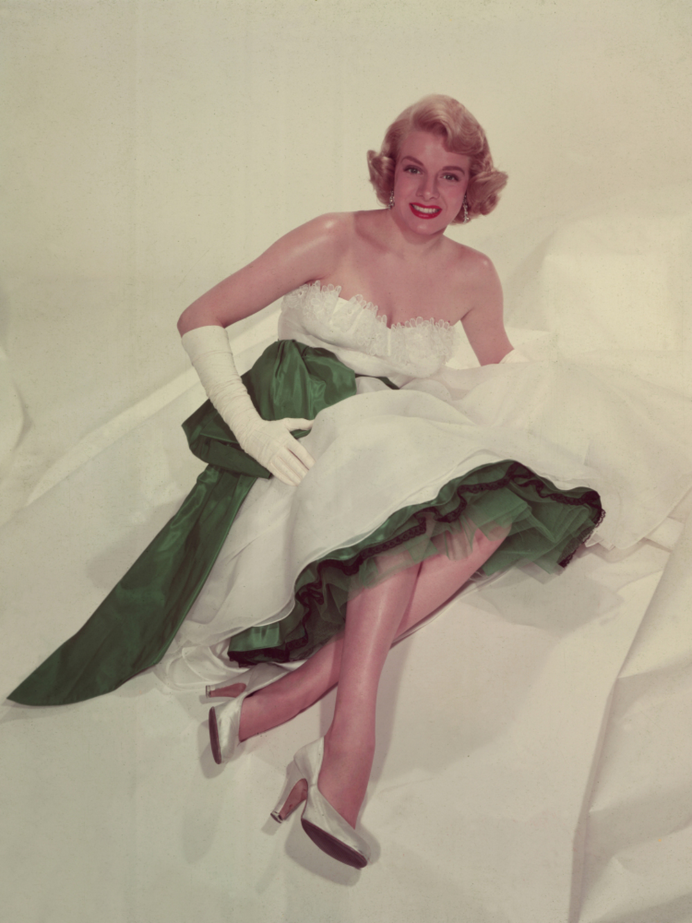 The singer's simple and exquisite vocal style defined her dynamic and successful career.