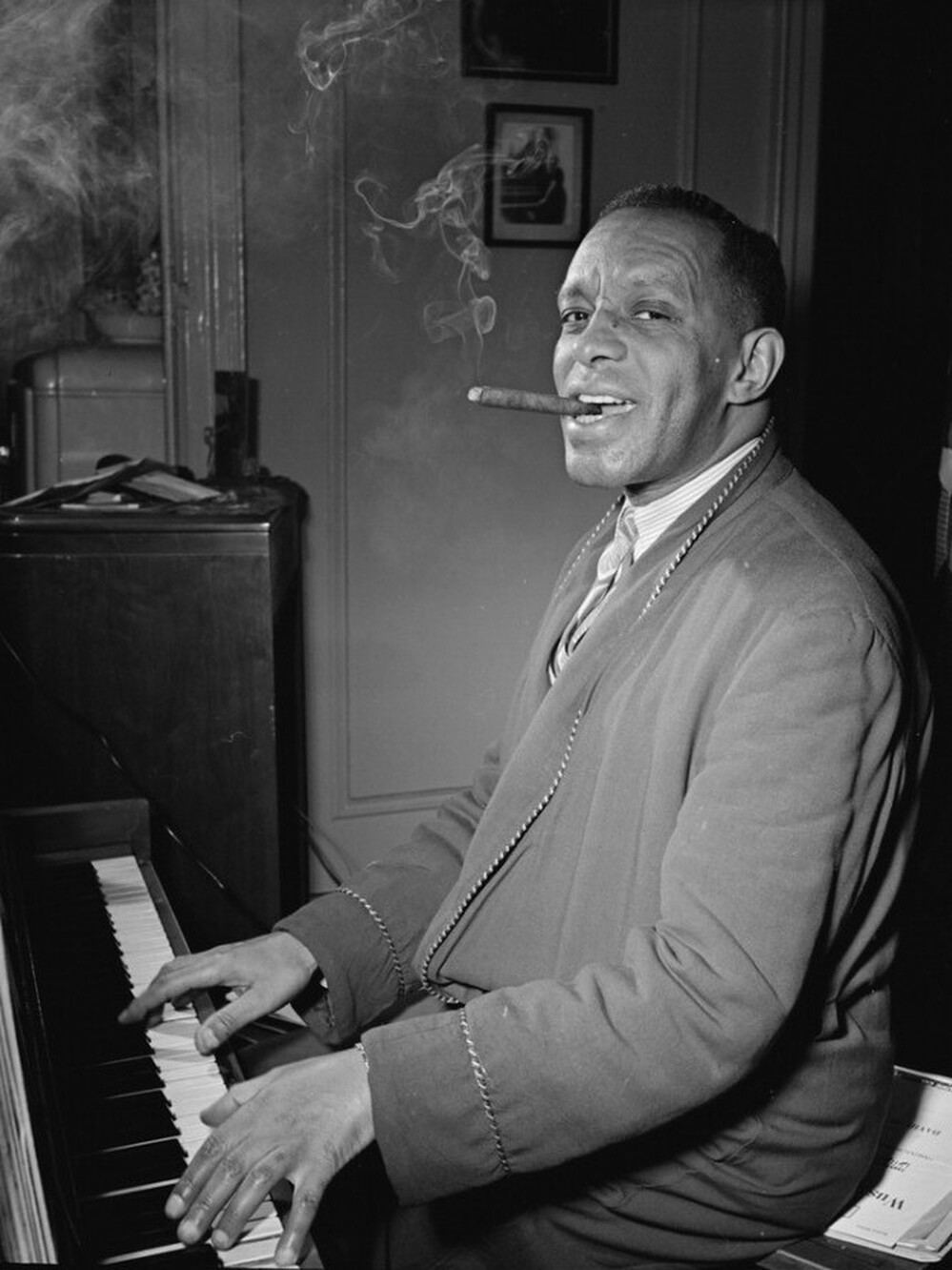 Willie "The Lion" Smith was a major influence on Duke Ellington, who wrote several compositions dedicated to him.