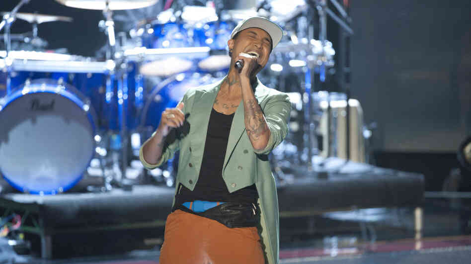Jamar Rogers performs the White Stripes' "Seven Nation Army" on Monday night's episode of The Voice. Jamar Rogers performs the White Stripes' "Seven Nation Army" on Monday night's episode of The Voice.