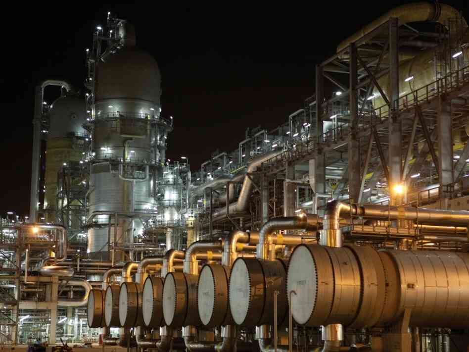 A Shell-owned ethylene cracker plant on Pulau Bukom, Singapore. Several U.S. states are competing for a similar plant the company plans to build in northern Appalachia. A Shell-owned ethylene cracker plant on Pulau Bukom, Singapore. Several U.S. states are competing for a similar plant the company plans to build in northern Appalachia.